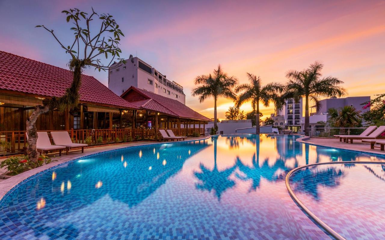 Suncosy Central Hotel Дуонг-Донг Экстерьер фото